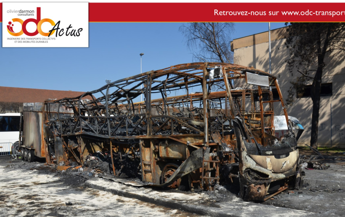 Autocar incendié crédit Yann Forget
